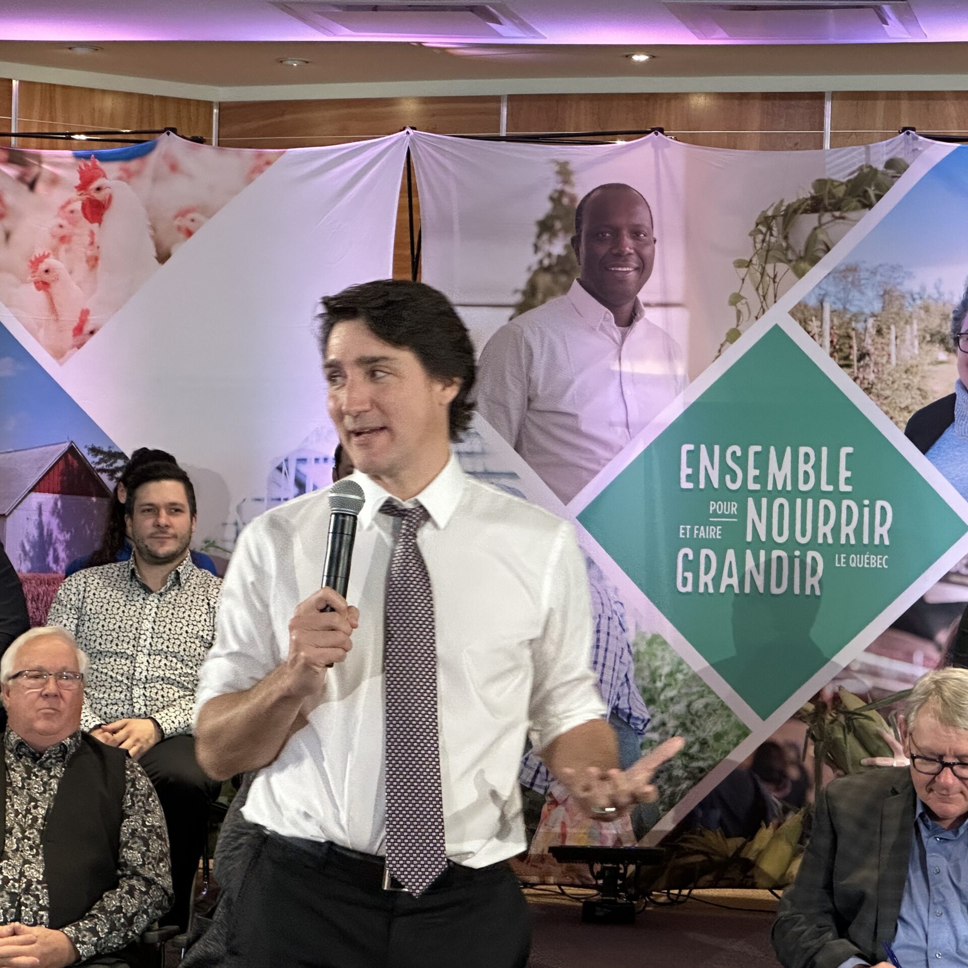 Agriculture : 10 questions à Justin Trudeau 9 955E47B3 5DA3 4B76 947A AD9FFED3ECDF scaled